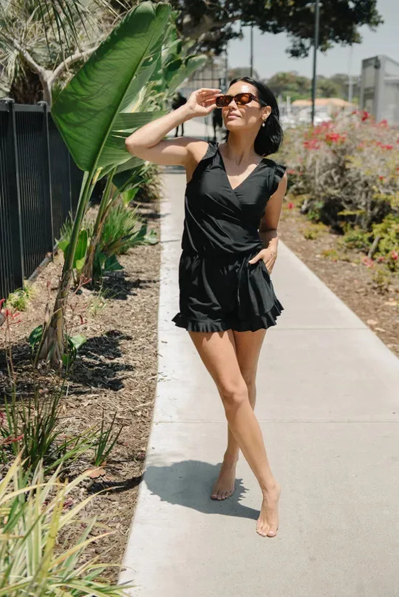 Chic One-Piece Women's Swimsuit with Built-In Bra - Stylish Printed Design for the Perfect Spring Look